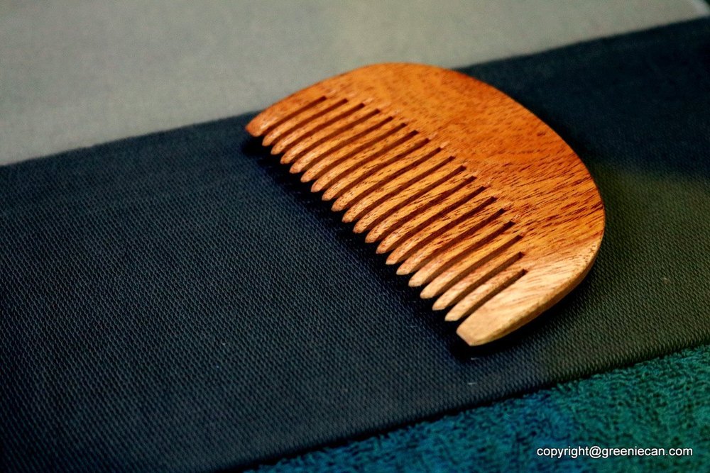 Men's Premium Beard Grooming & Maintenance Kit with Wooden Comb